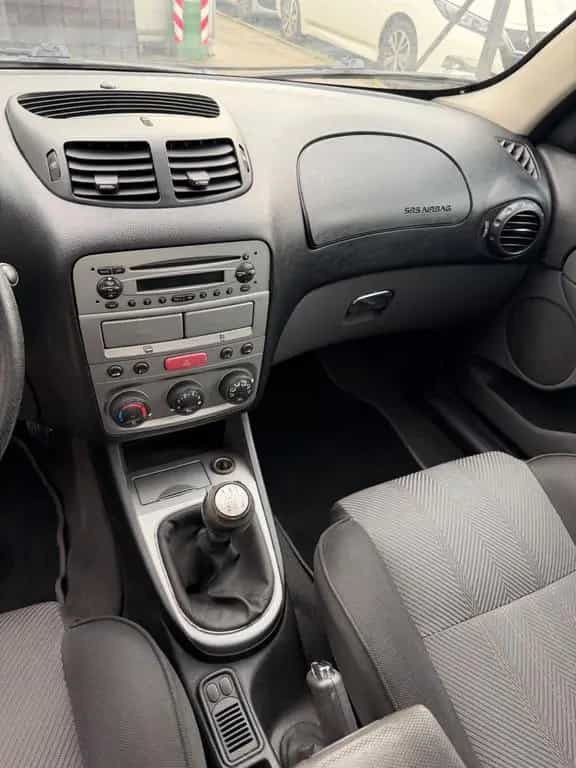 Alfa Romeo 147 1.9 JTD M-JET 16V 5 porte Dist. 11/2007-photo-10