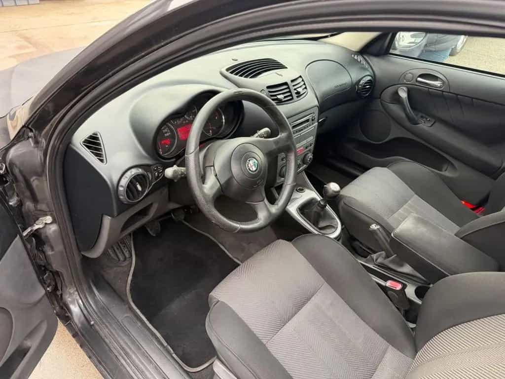 Alfa Romeo 147 1.9 JTD M-JET 16V 5 porte Dist. 11/2007-photo-11