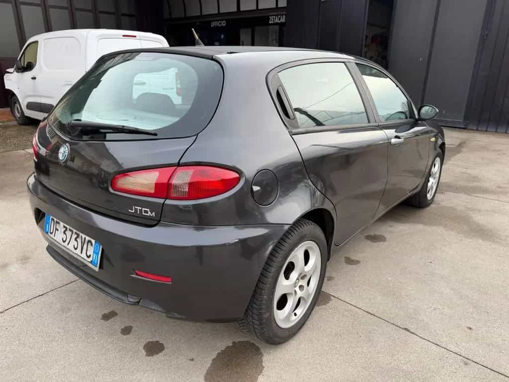 Alfa Romeo 147 1.9 JTD M-JET 16V 5 porte Dist. 11/2007-photo-3
