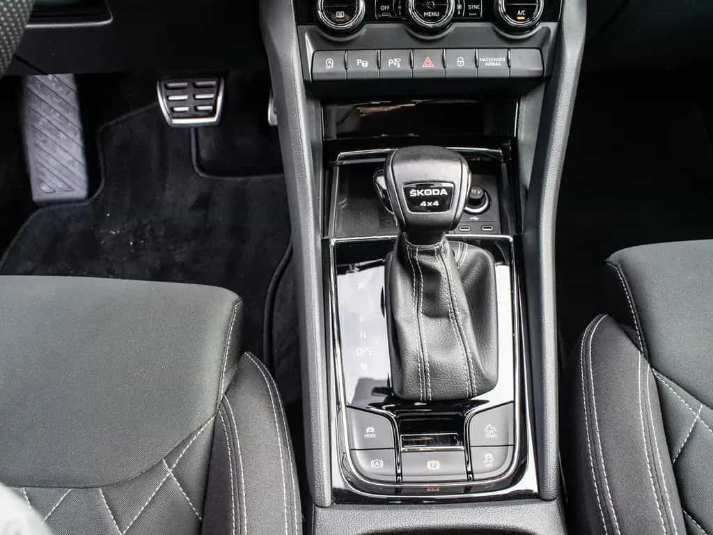 Skoda Karoq 2.0 TSI DSG Sportline 01/2023-photo-13