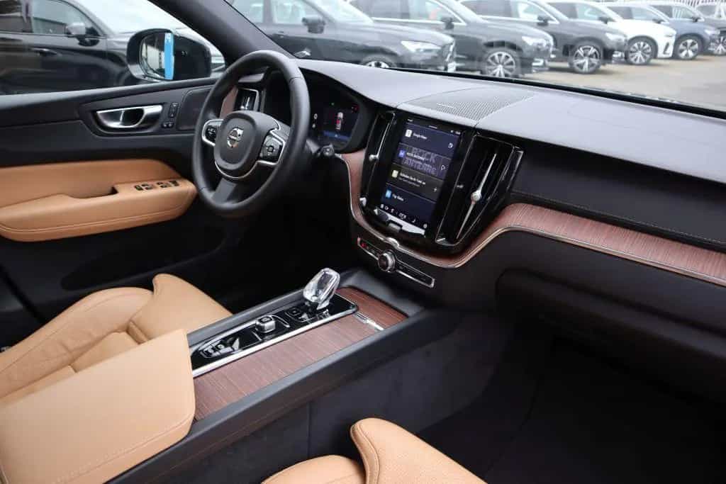 Volvo XC60 B5 D AWD Ultimate Dark|AHK|360CAM|NAVI| 02/2023-photo-12