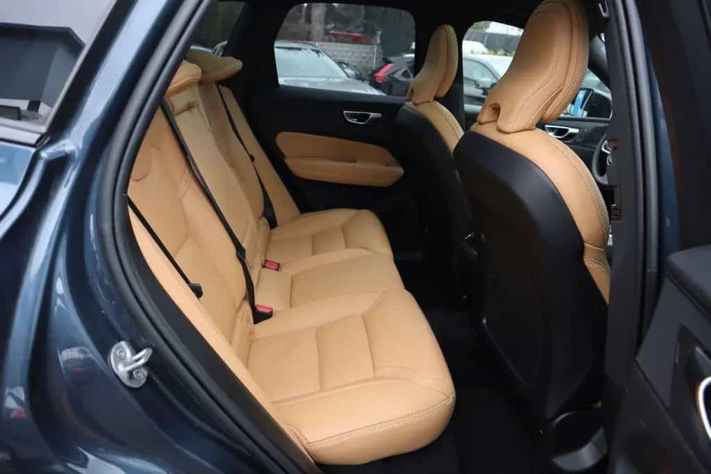 Volvo XC60 B5 D AWD Ultimate Dark|AHK|360CAM|NAVI| 02/2023-photo-14