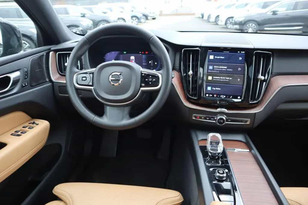 Volvo XC60 B5 D AWD Ultimate Dark|AHK|360CAM|NAVI| 02/2023-photo-16