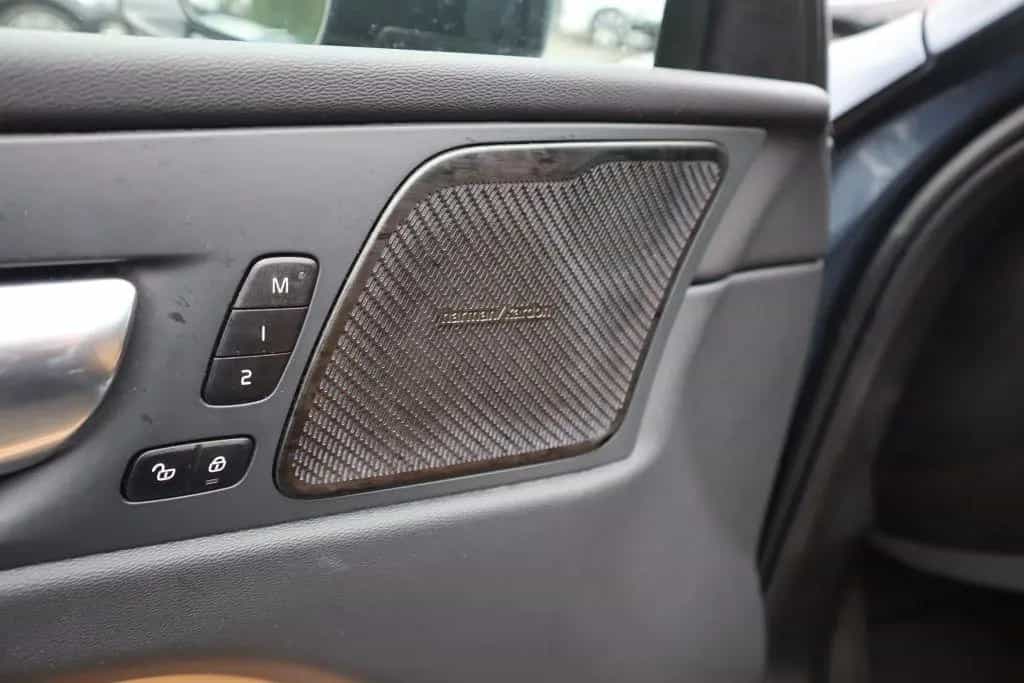 Volvo XC60 B5 D AWD Ultimate Dark|AHK|360CAM|NAVI| 02/2023-photo-19