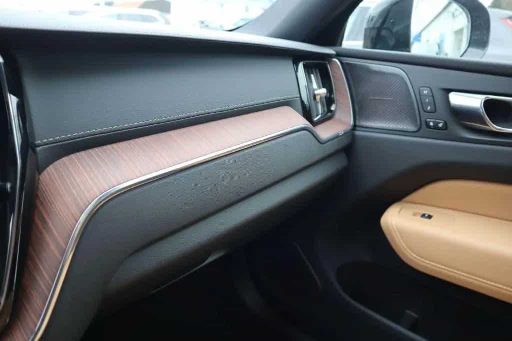 Volvo XC60 B5 D AWD Ultimate Dark|AHK|360CAM|NAVI| 02/2023-photo-26