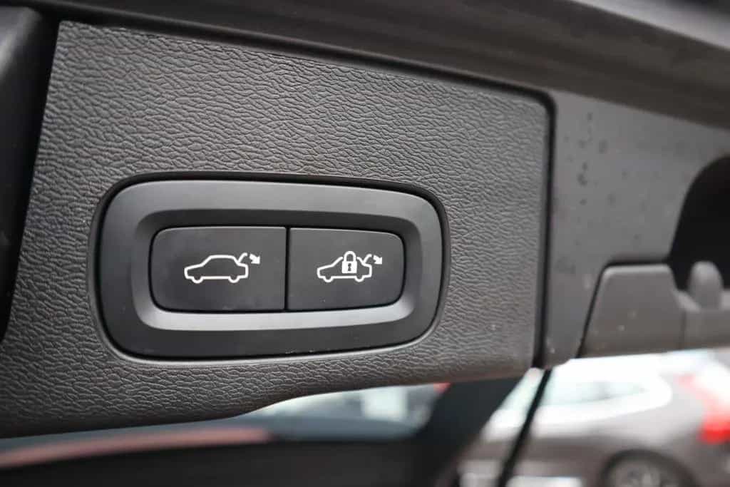 Volvo XC60 B5 D AWD Ultimate Dark|AHK|360CAM|NAVI| 02/2023-photo-29