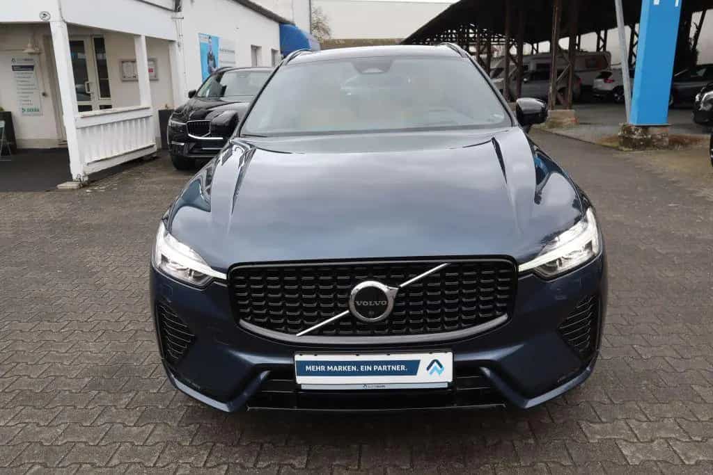 Volvo XC60 B5 D AWD Ultimate Dark|AHK|360CAM|NAVI| 02/2023-photo-3