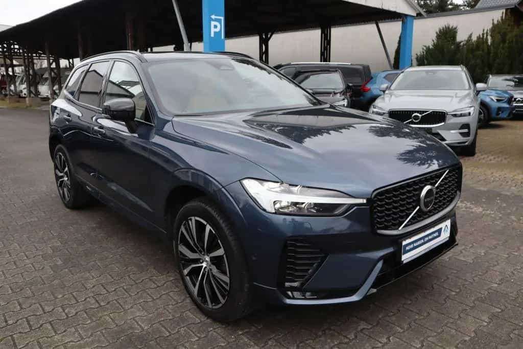 Volvo XC60 B5 D AWD Ultimate Dark|AHK|360CAM|NAVI| 02/2023-photo-4