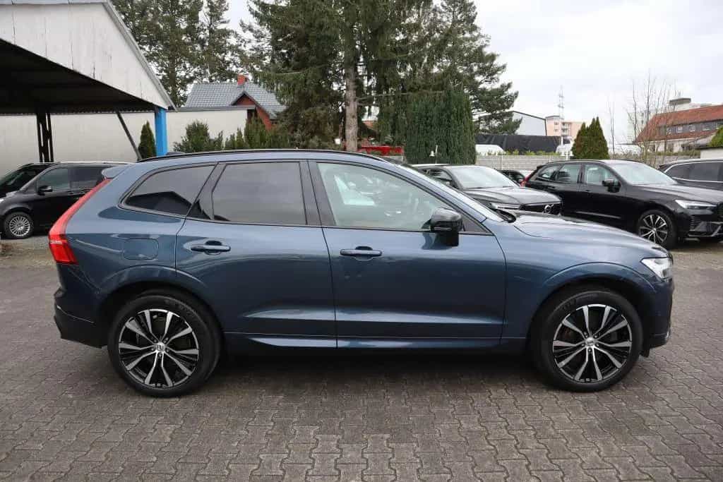 Volvo XC60 B5 D AWD Ultimate Dark|AHK|360CAM|NAVI| 02/2023-photo-5