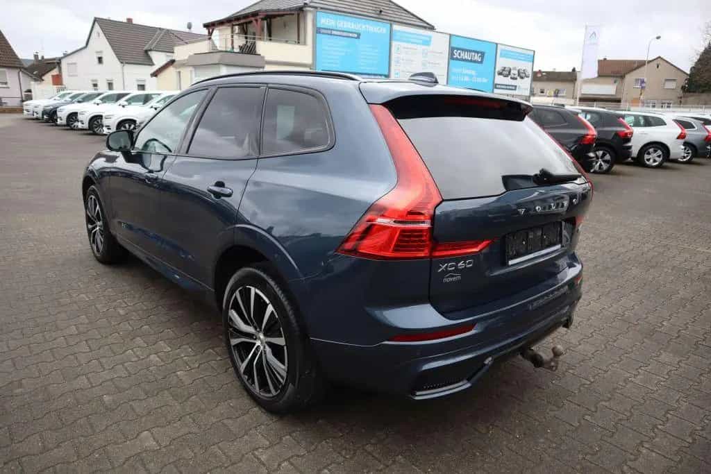 Volvo XC60 B5 D AWD Ultimate Dark|AHK|360CAM|NAVI| 02/2023-photo-8