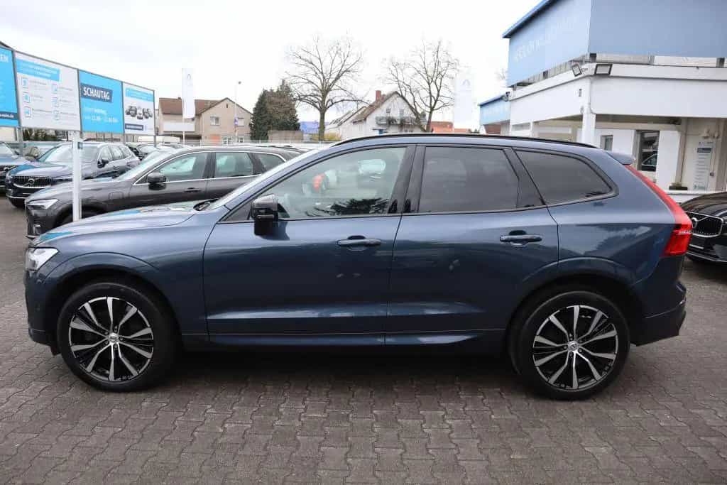 Volvo XC60 B5 D AWD Ultimate Dark|AHK|360CAM|NAVI| 02/2023-photo-9