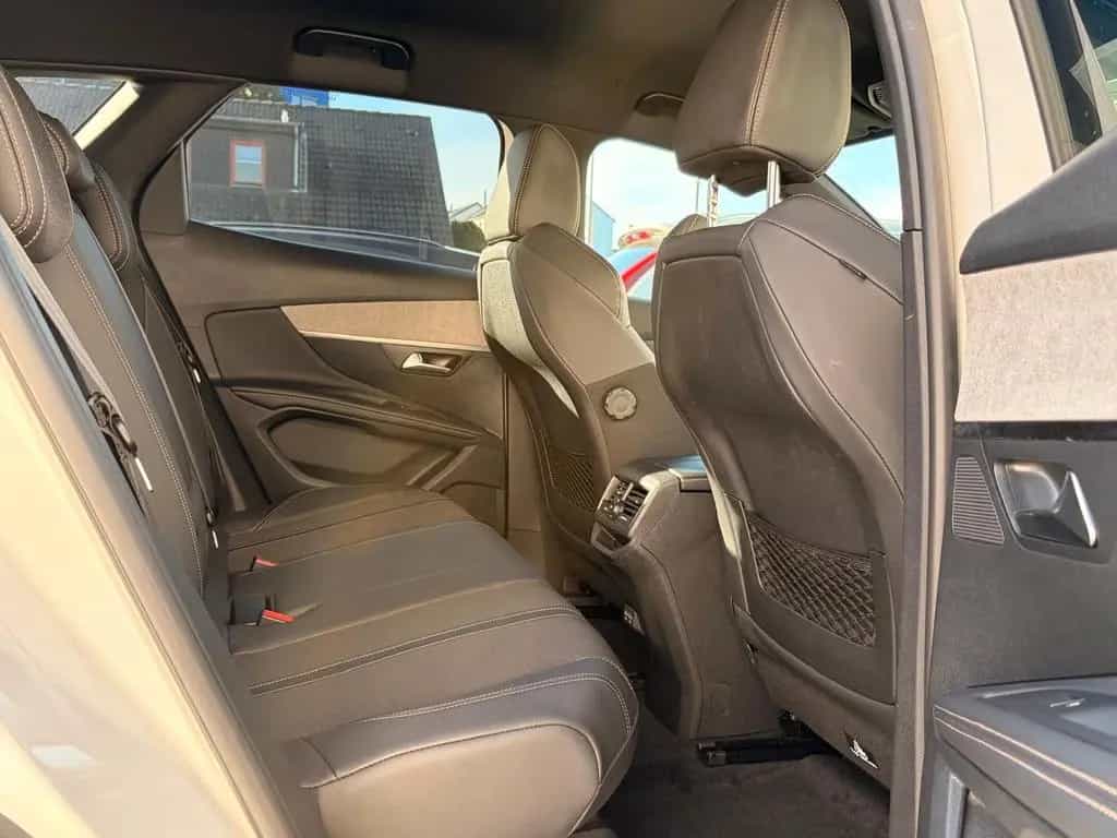 Peugeot 3008 GT -Garantie/Sitzheizung/LED- 09/2023-photo-8