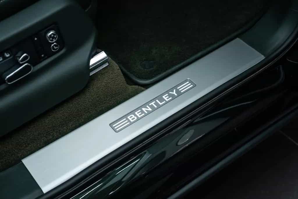 Bentley Bentayga V8 FIRST EDITION/NAIM/TOURING SPEC 06/2021-photo-17