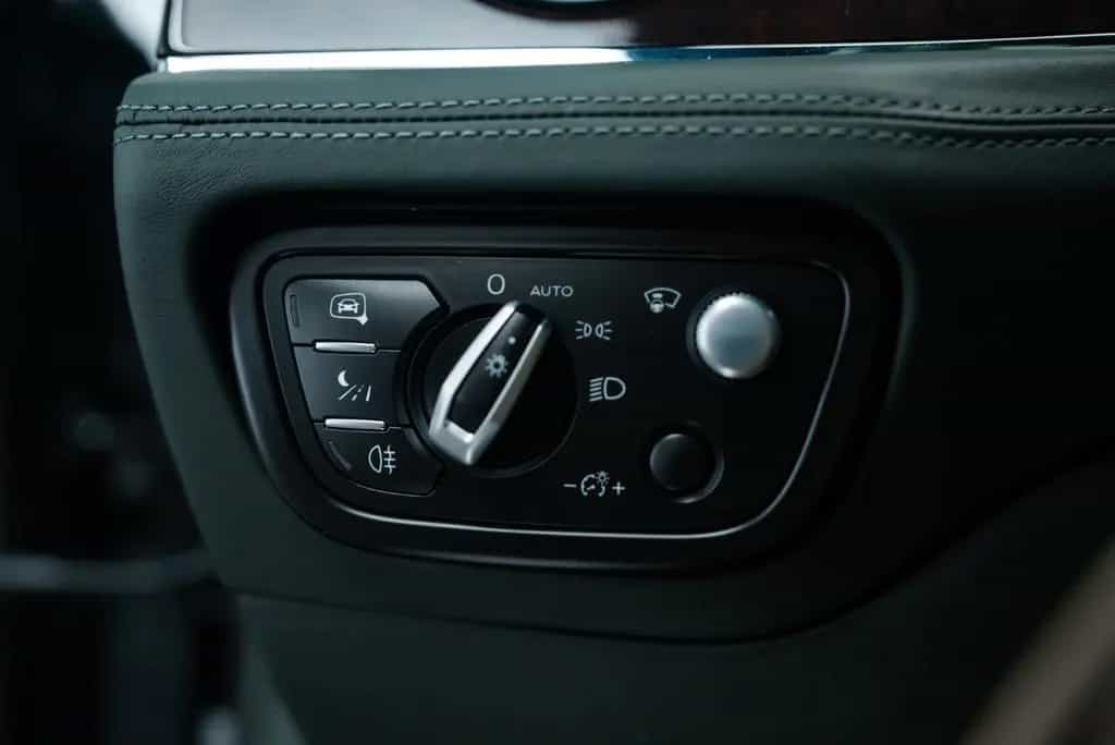 Bentley Bentayga V8 FIRST EDITION/NAIM/TOURING SPEC 06/2021-photo-22