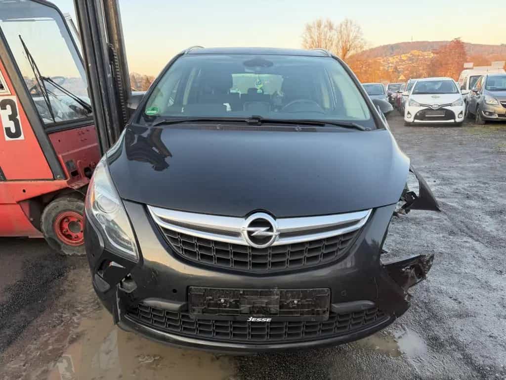 Opel Zafira C Tourer Drive 01/2016-photo-1