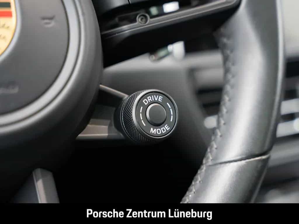 Porsche Macan GTS Standheizung BOSE Luftfederung 21-Zoll 02/2023-photo-33