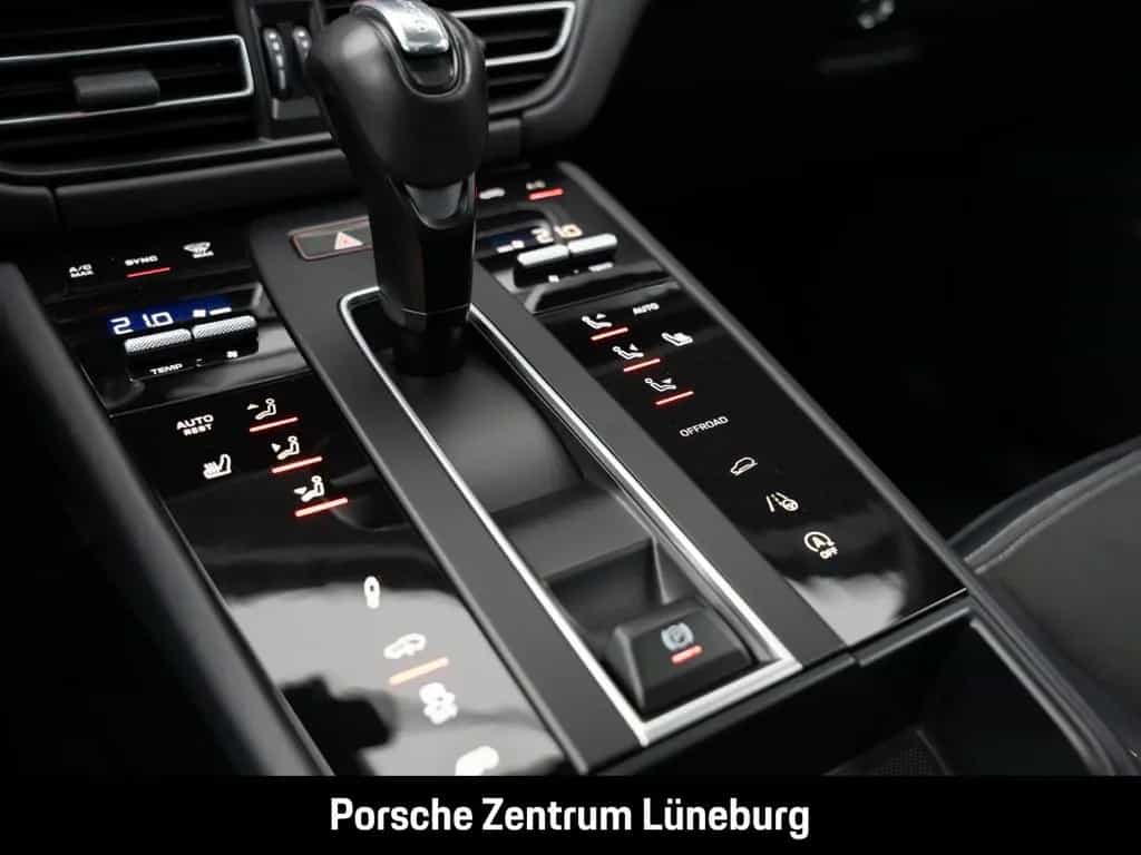 Porsche Macan GTS Standheizung BOSE Luftfederung 21-Zoll 02/2023-photo-34