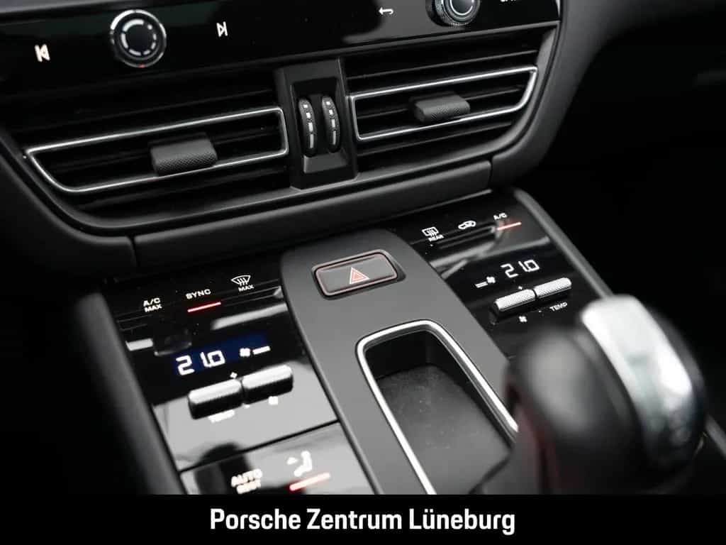 Porsche Macan GTS Standheizung BOSE Luftfederung 21-Zoll 02/2023-photo-35