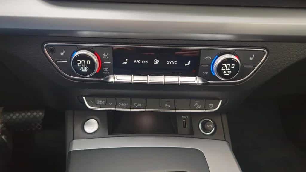 Audi Q5 40 TFSI qu. Matrix AHK HUD Leder Virtual Pano 08/2023-photo-17