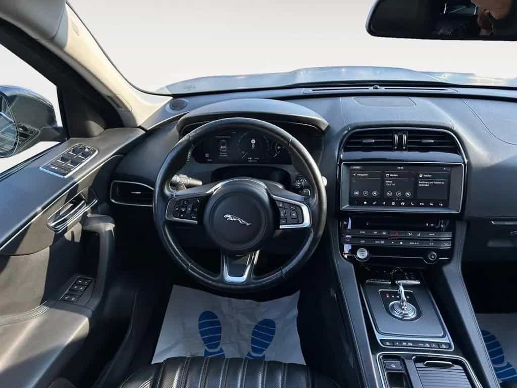 Jaguar F-Pace Portfolio AWD*MOTORSCHADEN* 05/2017-photo-10