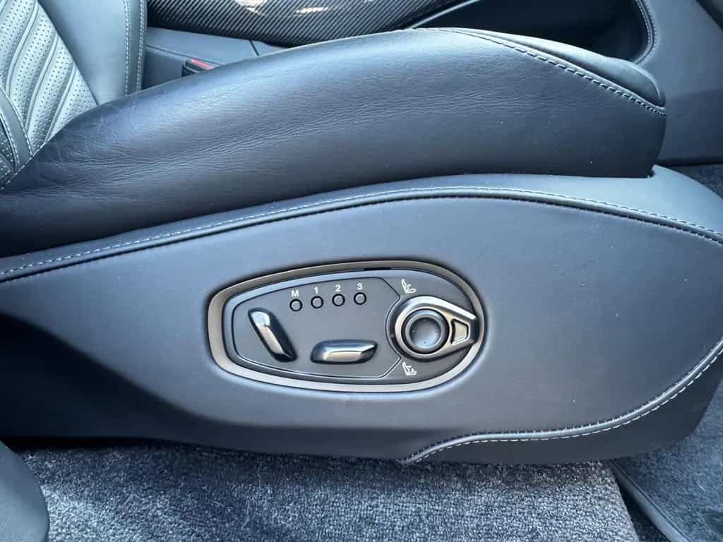 Aston Martin DBX 707-4.0V8-23Zoll-B&O-Carbon-Voll-XPEL 03/2024-photo-20