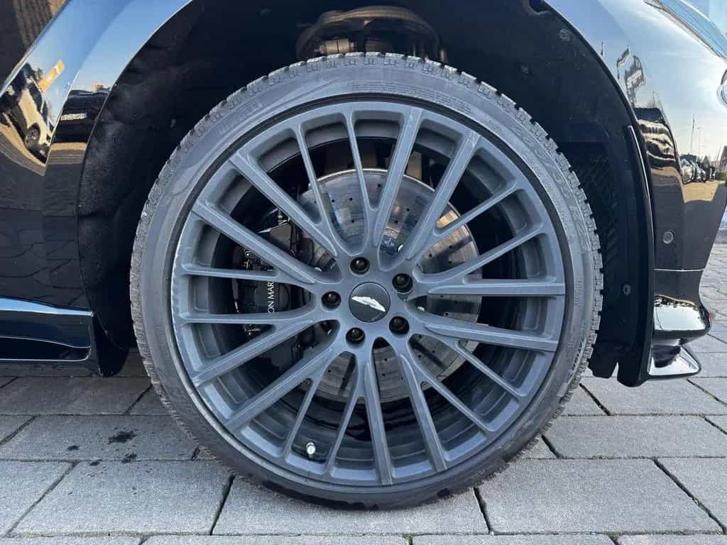 Aston Martin DBX 707-4.0V8-23Zoll-B&O-Carbon-Voll-XPEL 03/2024-photo-7
