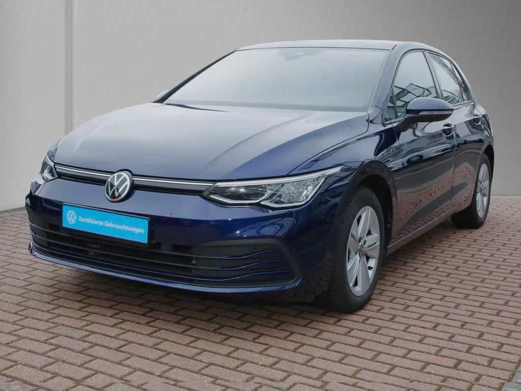 Volkswagen Golf VIII 1.5 eTSI DSG Life Pano AHK Navi+VC ACC 07/2020-photo-1