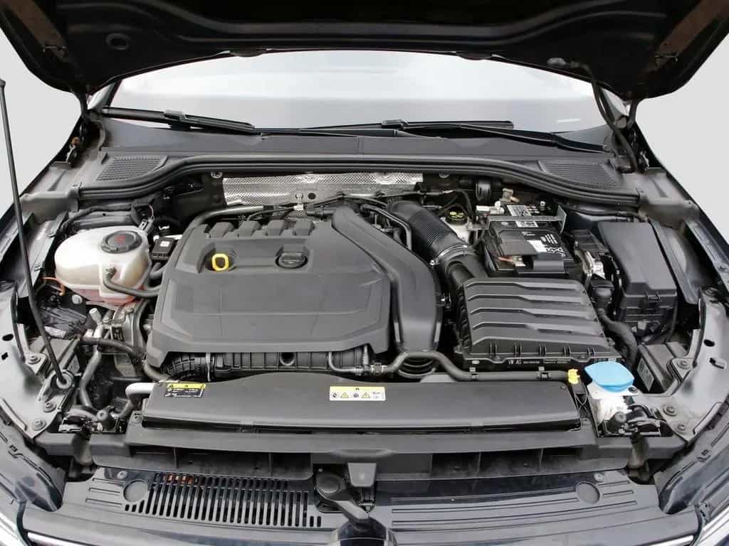 Volkswagen Golf VIII 1.5 eTSI DSG Life Pano AHK Navi+VC ACC 07/2020-photo-6