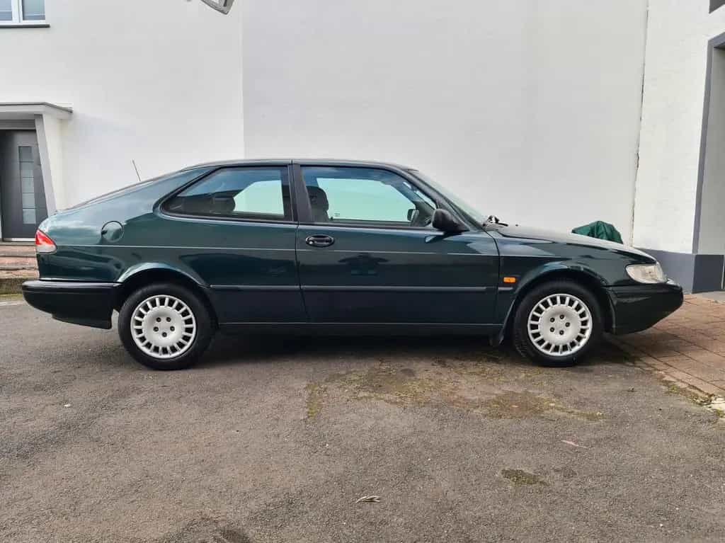 Saab 900 *EINWANDFREIER ZUSTAND * TÜV NEU* 05/1995-photo-3