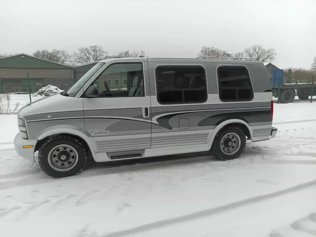 Chevrolet Astro Van Olympic Chicago Tradewinds 07/1995-photo-1