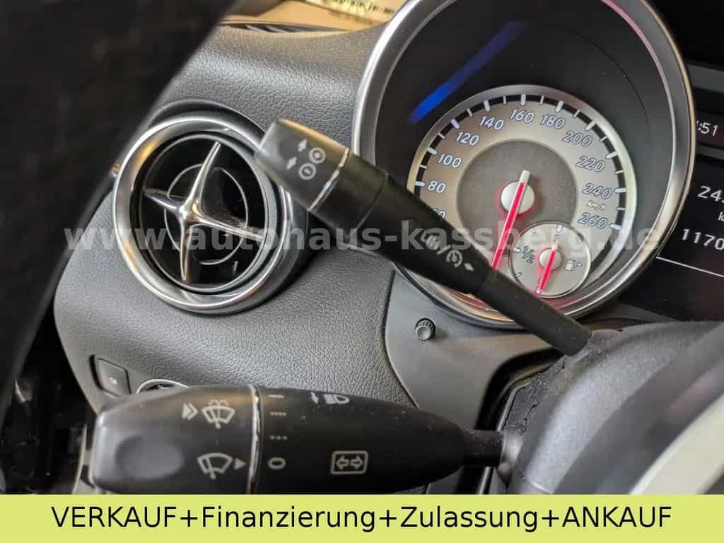 Mercedes-Benz SLK-Class 04/2011-photo-19
