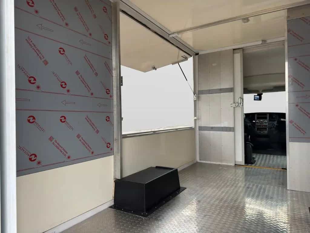 Iveco Daily Foodtruck Imbisswagen /Automatik 06/2012-photo-11