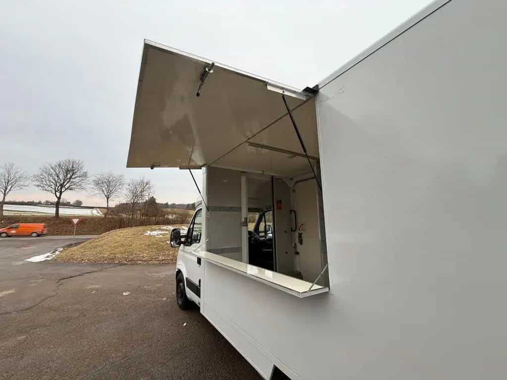 Iveco Daily Foodtruck Imbisswagen /Automatik 06/2012-photo-6