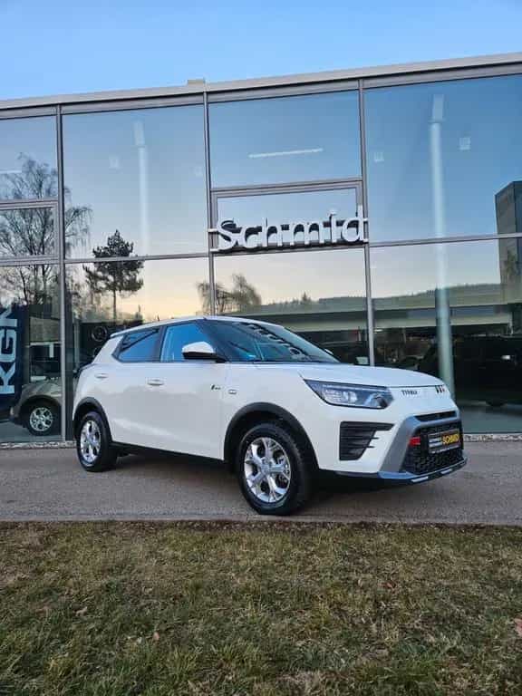KGM Tivoli Essential 2 WD 6-Gang Automatik 09/2025-photo-0