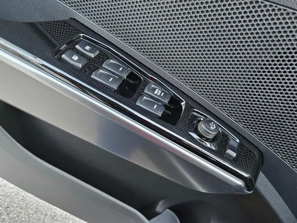 KGM Tivoli Essential 2 WD 6-Gang Automatik 09/2025-photo-21