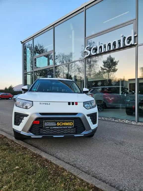 KGM Tivoli Essential 2 WD 6-Gang Automatik 09/2025-photo-2