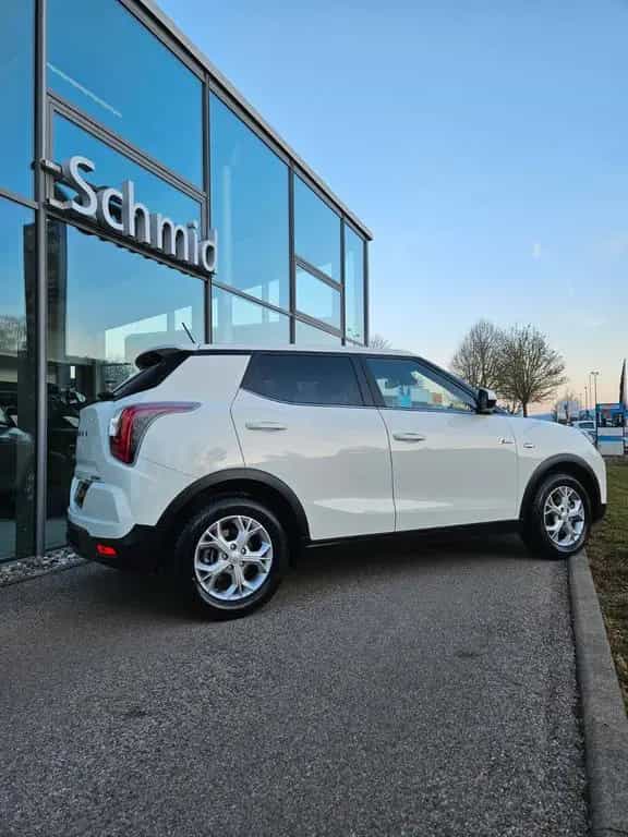 KGM Tivoli Essential 2 WD 6-Gang Automatik 09/2025-photo-3