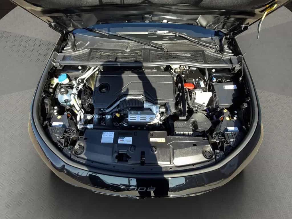 Peugeot 308 Neuer 308 SW GT EXCLUSIVE HYBRID 145 e-DSC6 null-photo-17
