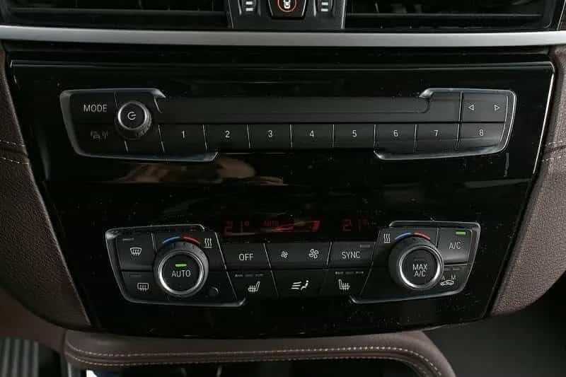 BMW X1 20iA sDr Sport Line LED Navi Leder Kamera 05/2022-photo-12