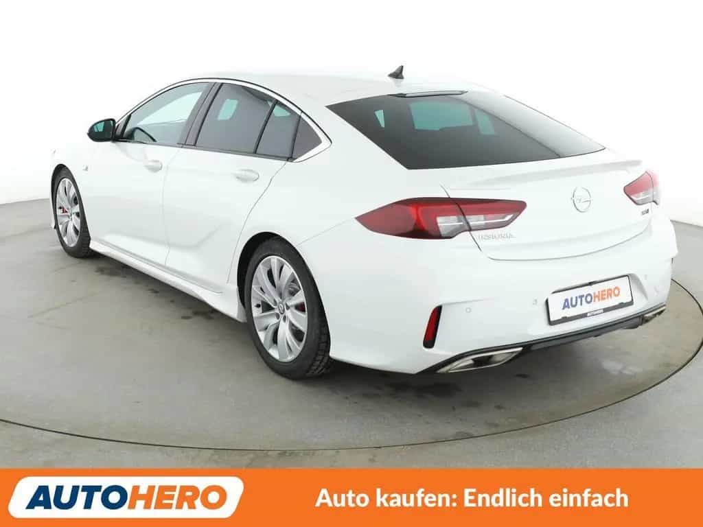 Opel 2.0 CDTI GSi 4x4 Aut.*AHK*NAV*MATRIX*TEMP*360CAM 01/2020-photo-3