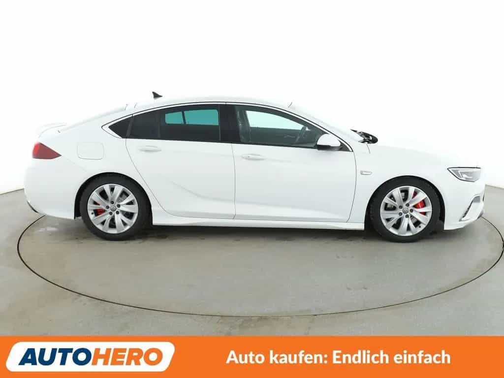 Opel 2.0 CDTI GSi 4x4 Aut.*AHK*NAV*MATRIX*TEMP*360CAM 01/2020-photo-6