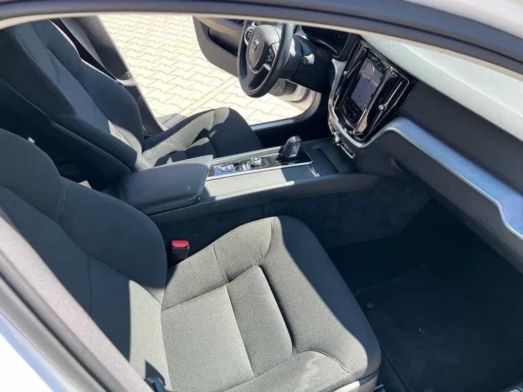 Volvo V60 Kombi B4 Momentum Pro *LED Navi ACC Leder* 12/2020-photo-20