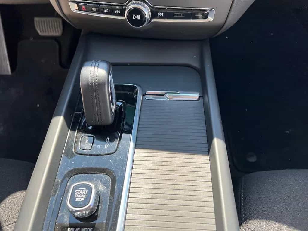 Volvo V60 Kombi B4 Momentum Pro *LED Navi ACC Leder* 12/2020-photo-23