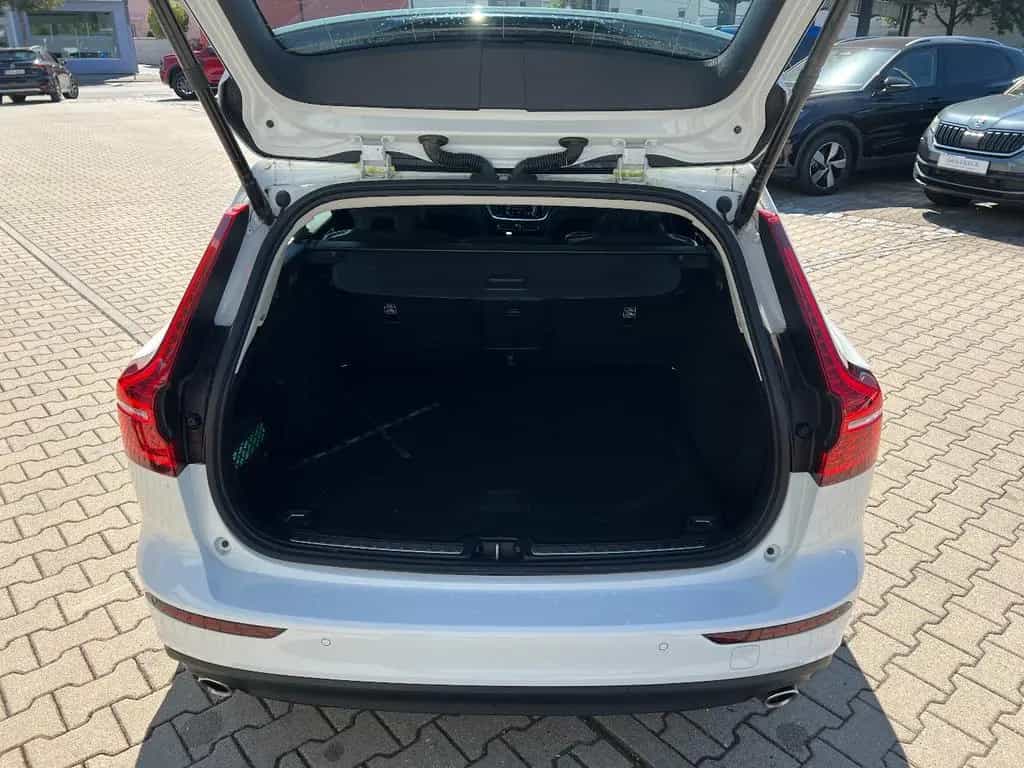Volvo V60 Kombi B4 Momentum Pro *LED Navi ACC Leder* 12/2020-photo-6