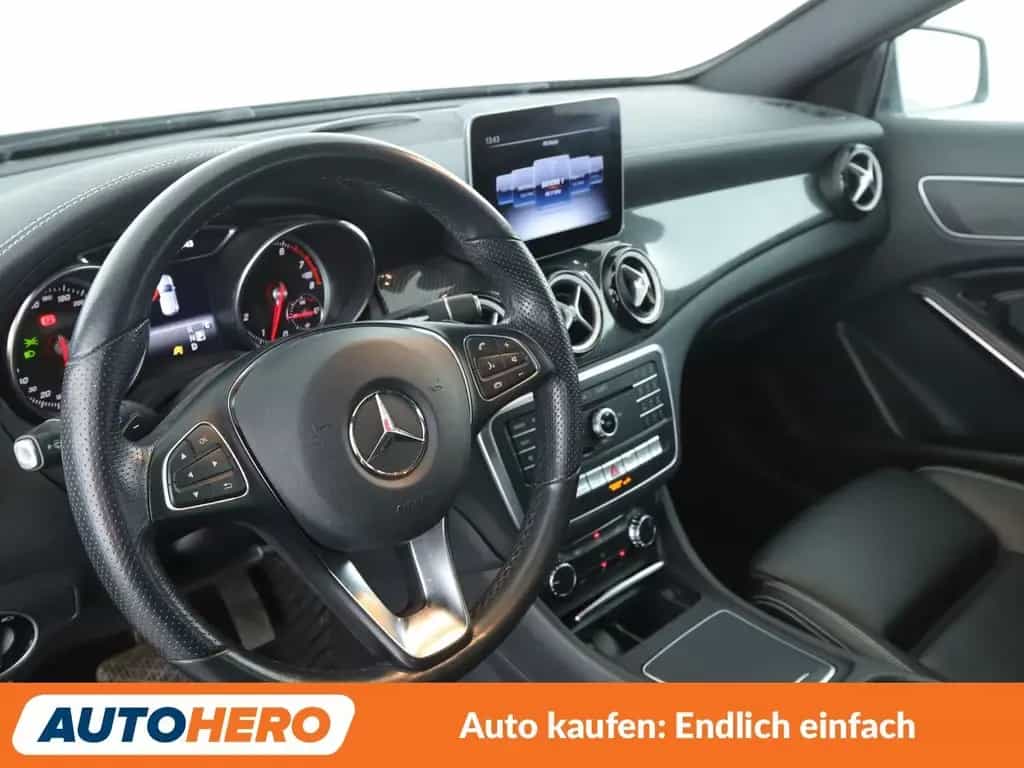 Mercedes-Benz GLA-Class 200 Urban Style Edition Aut.*NAVI*LED*PDC* 02/2019-photo-10