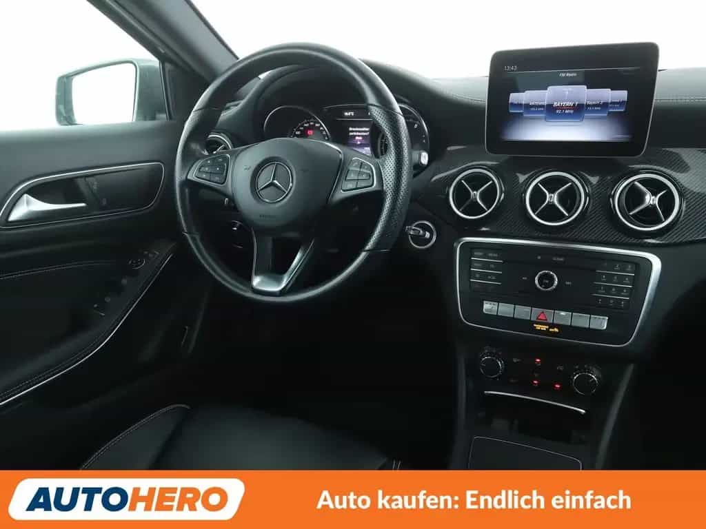 Mercedes-Benz GLA-Class 200 Urban Style Edition Aut.*NAVI*LED*PDC* 02/2019-photo-12