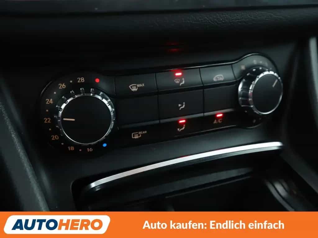 Mercedes-Benz GLA-Class 200 Urban Style Edition Aut.*NAVI*LED*PDC* 02/2019-photo-23