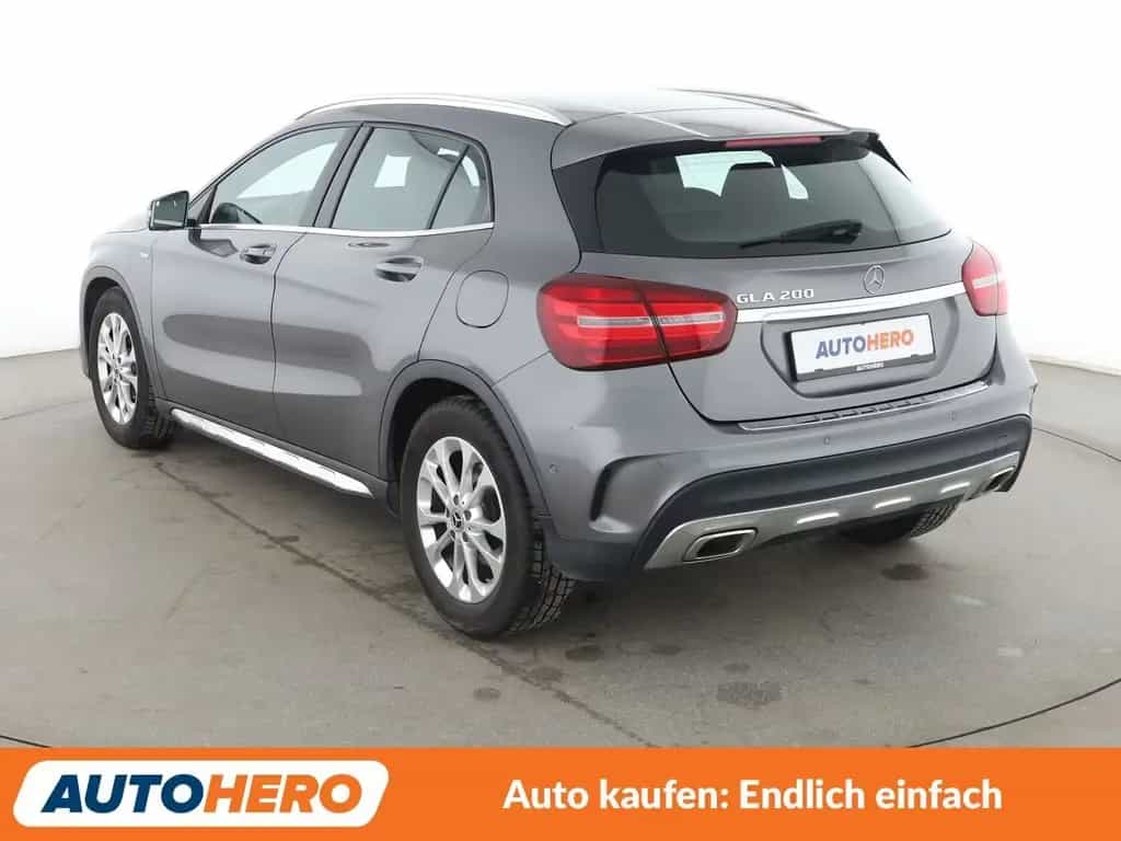 Mercedes-Benz GLA-Class 200 Urban Style Edition Aut.*NAVI*LED*PDC* 02/2019-photo-3