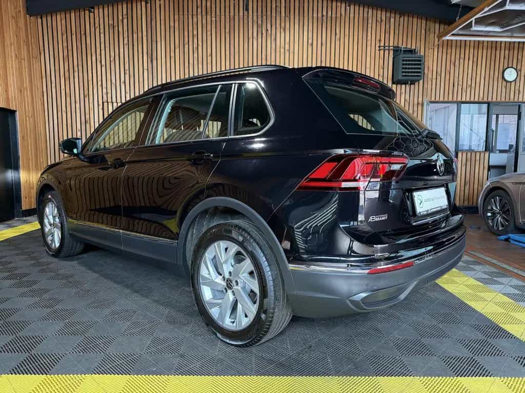 Volkswagen Tiguan 2,0 TSI 4Motion Life DSG Navi*ACC*LED*AHK 01/2022-photo-4