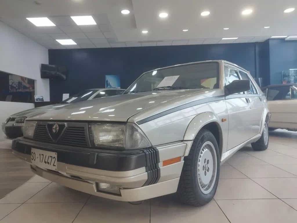 Alfa Romeo 75 3.0i V6 America 06/1988-photo-0
